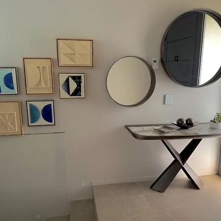 Contemporaine Classee 5 Etoiles Avec Piscine Antibes