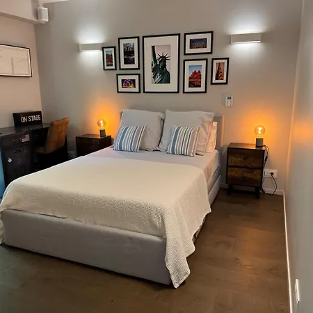 Contemporaine Classée 5 étoiles Avec Piscine Villa