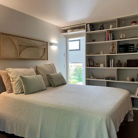 Contemporaine Classee 5 Etoiles Avec Piscine Antibes