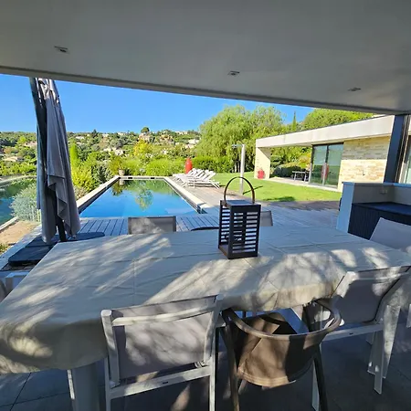 Contemporaine Classee 5 Etoiles Avec Piscine Antibes