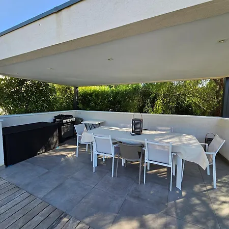 Contemporaine Classee 5 Etoiles Avec Piscine Villa *